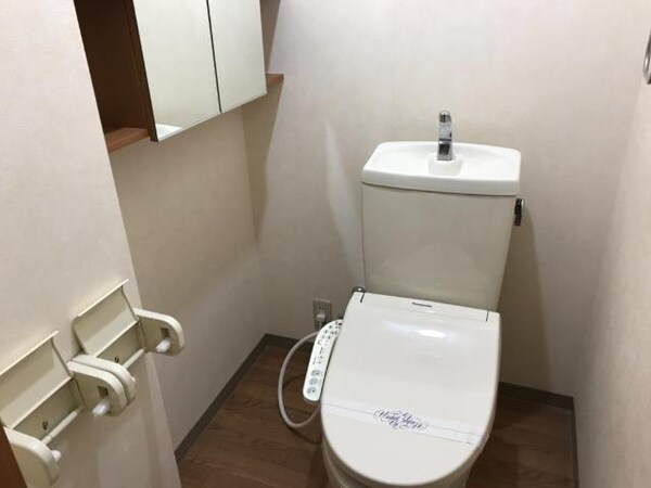 トイレ(シャワー付トイレ)