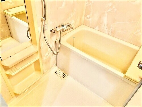 物件内観写真4　(バスルーム　※2021年10月撮影)