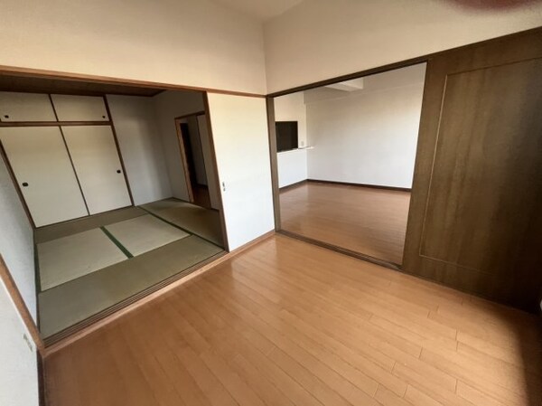 内装他