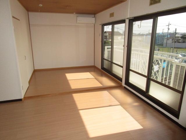 物件内観写真7　(リビング)