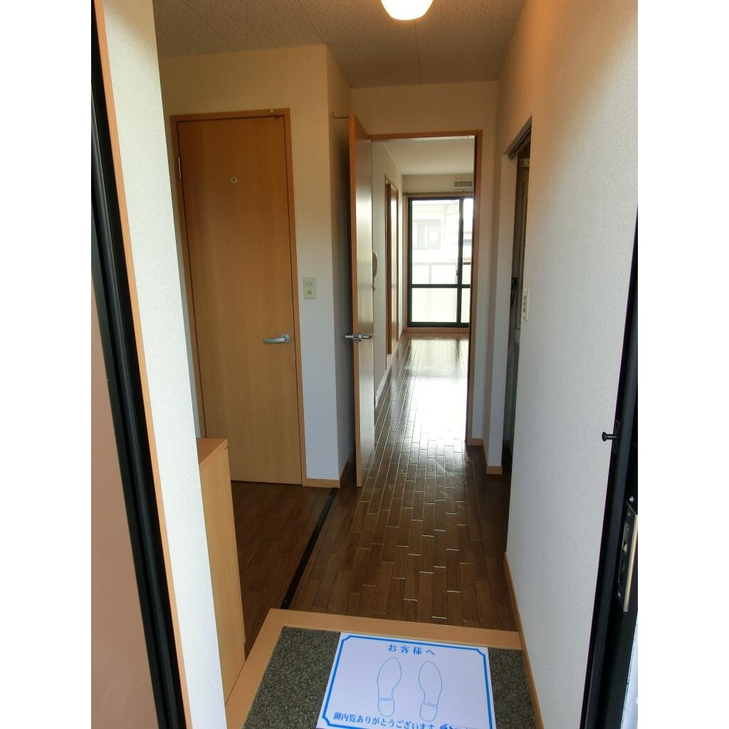物件内観写真15　(玄関)