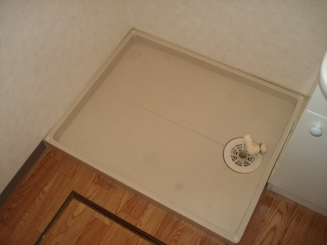 物件内観写真16　(洗濯機置場)