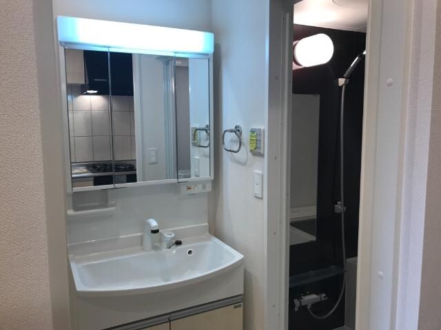 物件内観写真12　(洗髪洗面化粧台)