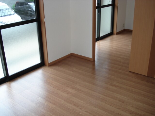 物件内観写真4　(リビング・洋室Ａ)