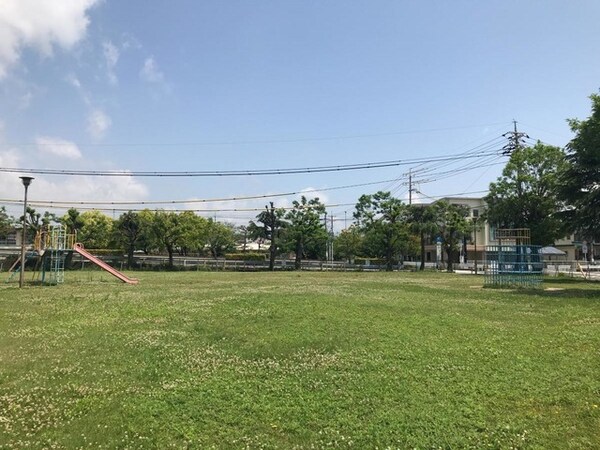 周辺環境(玉島中央公園 855m)