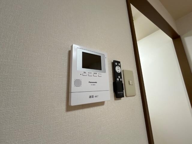 物件内観写真18　(カメラ付インターホン)