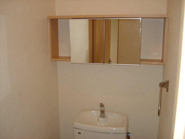 トイレ(トイレ戸棚)