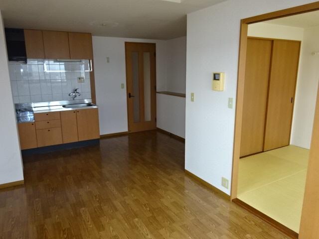 物件内観写真2　(リビング)