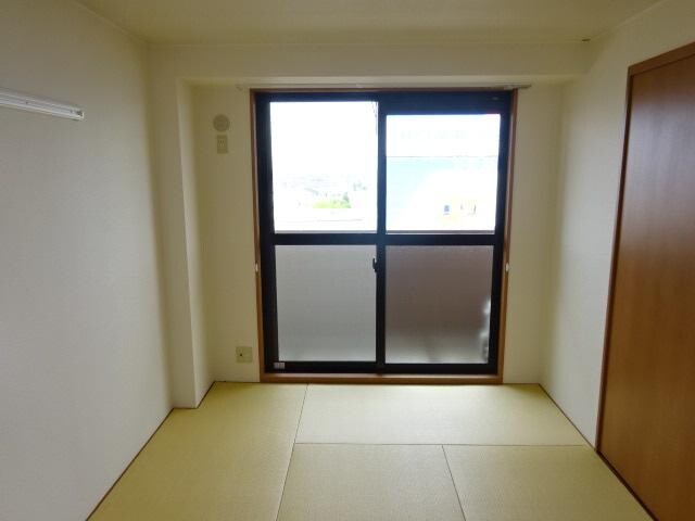 物件内観写真4　(和室（パルプ）)