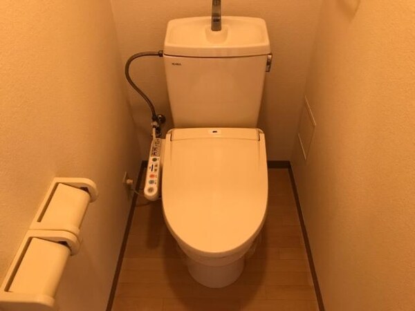 トイレ(シャワー付トイレ)