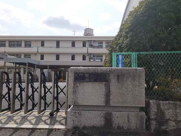 周辺環境(総社市立 山手小学校まで650m)