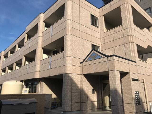 物件外観写真2　(外観写真（昼）)