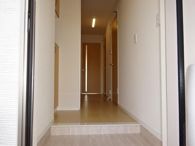 物件内観写真28　(玄関)