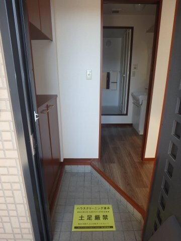 物件内観写真27　(大島　プリンス大島　2LDK　玄関)