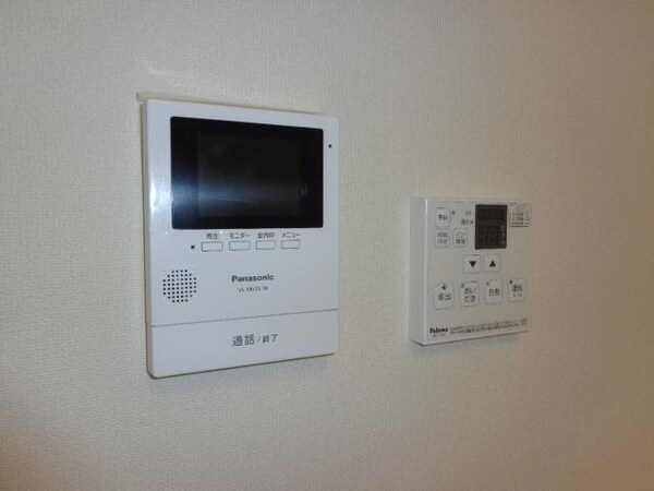 内装他(カメラ付インターホン)