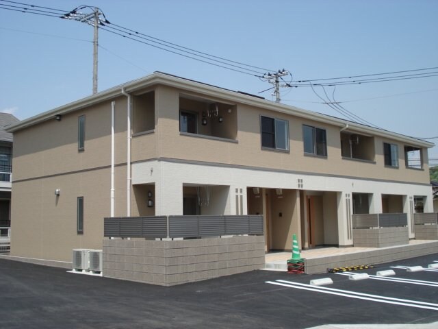 物件外観写真2　(外観写真（昼）)