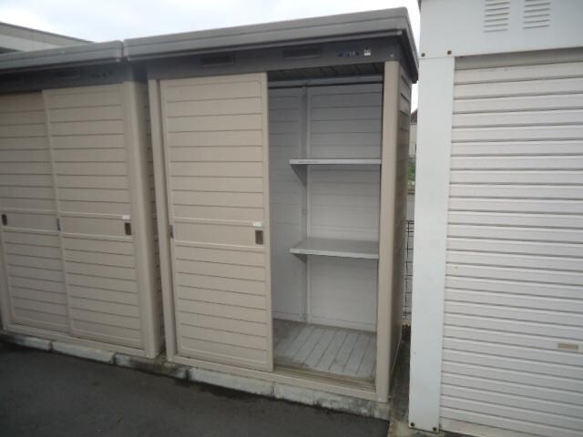 物件内観写真12　(物置)