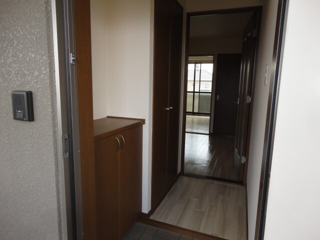 物件内観写真28　(玄関)