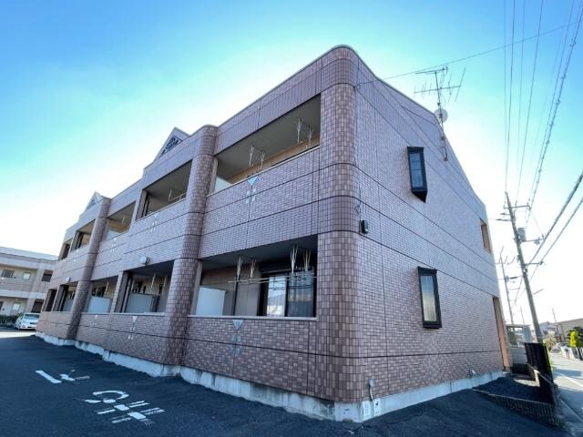 物件外観写真2　(外観写真（昼）)