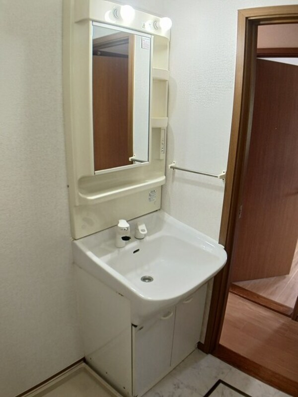洗面・脱衣所(マルナカ彦崎店まで900m)