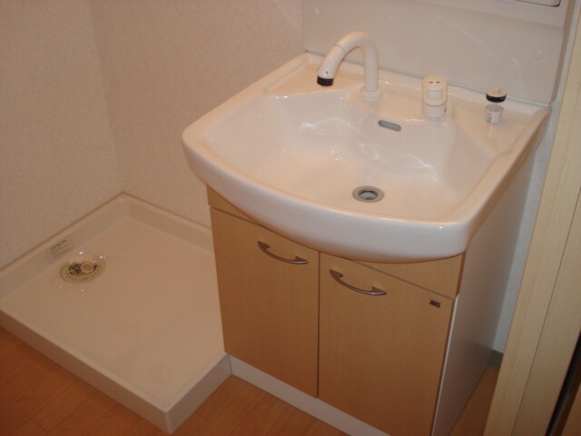 物件内観写真4　(洗髪洗面化粧台)