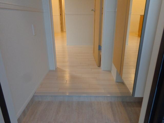 物件内観写真28　(玄関)