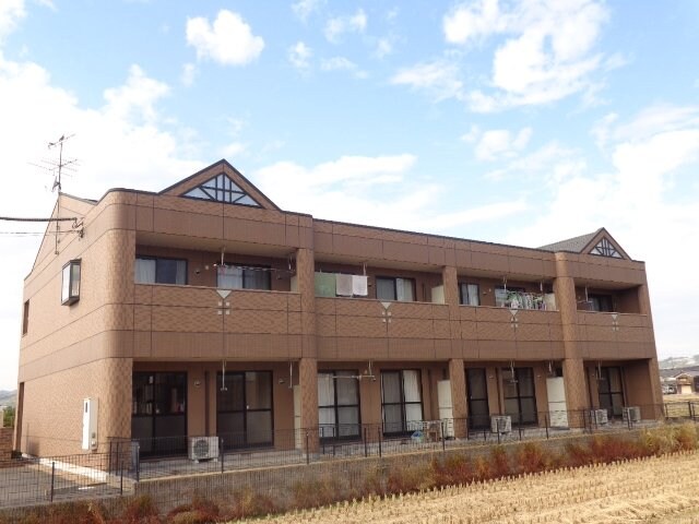 物件外観写真1　(外観写真（昼）)