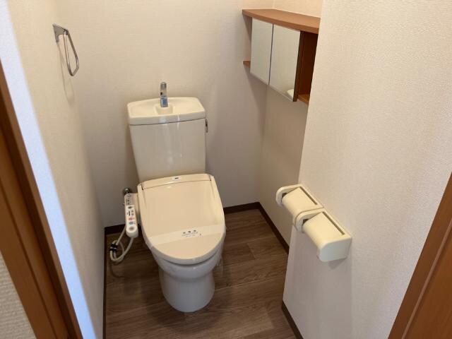 物件内観写真14　(シャワー付トイレ)