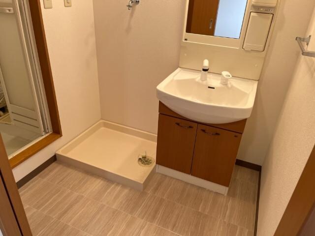 物件内観写真20　(洗濯機置場)