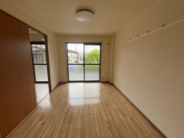 物件内観写真4　(南洋室)