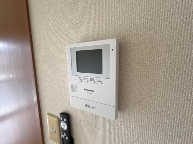 物件内観写真8　(カメラ付インターホン)