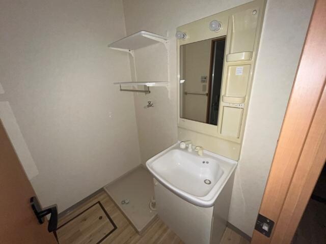 物件内観写真9　(洗髪洗面化粧台)