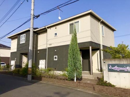 アッヴェニーレ　Ａ棟外観写真