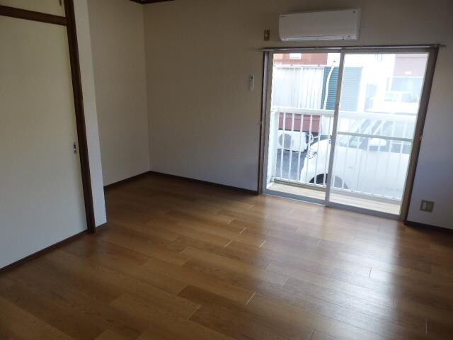 物件内観写真2　(洋室)