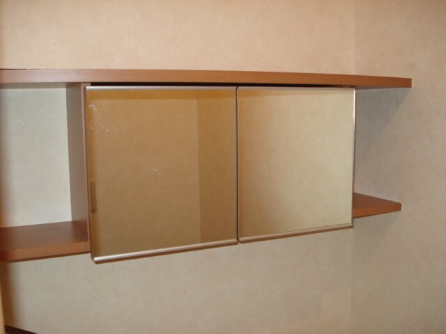 物件内観写真27　(トイレ戸棚)