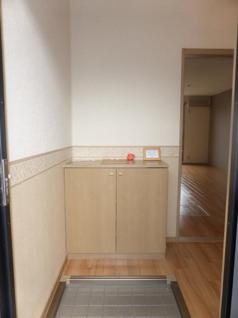 物件内観写真11　(玄関)