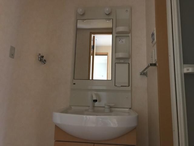 物件内観写真10　(洗髪洗面化粧台)