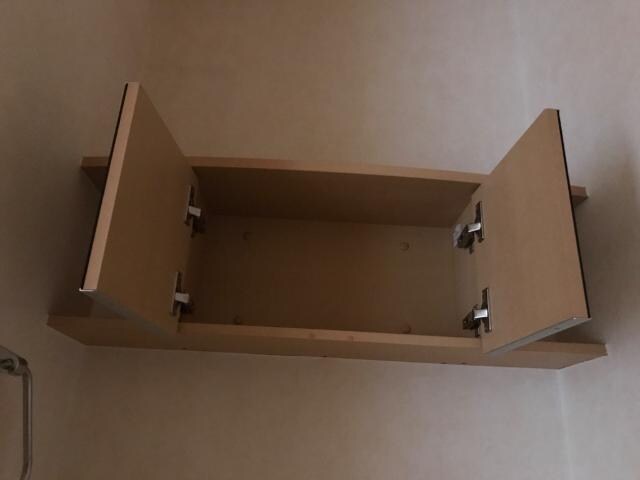 物件内観写真17　(トイレ収納)