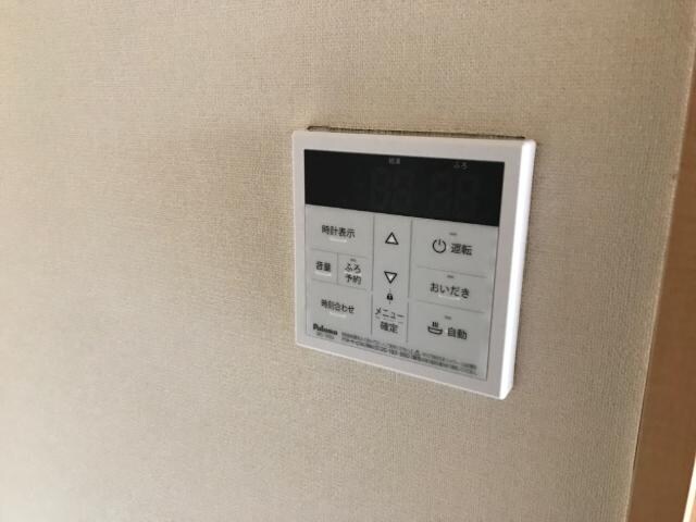 物件内観写真24　(給湯器)