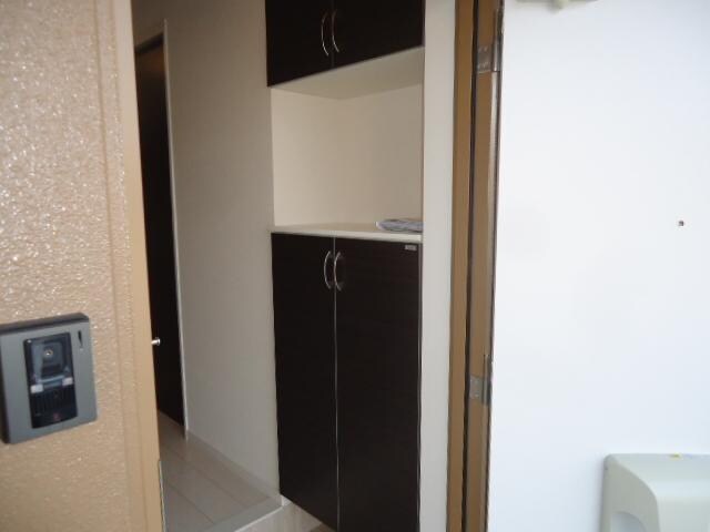 物件内観写真10　(下駄箱)