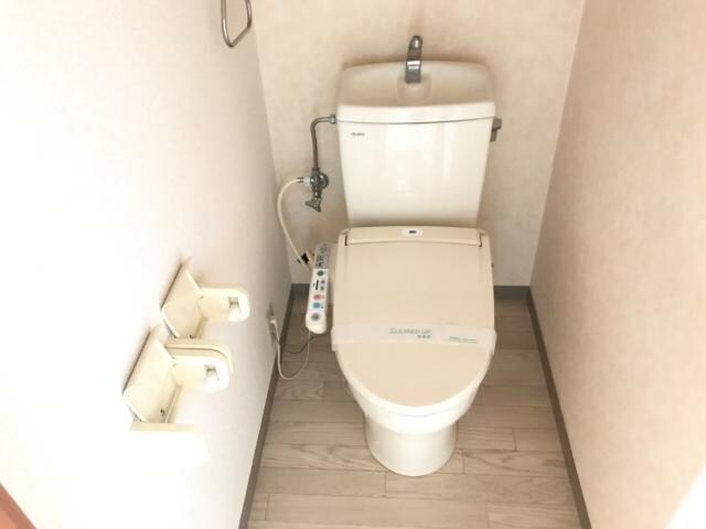 物件内観写真16　(シャワー付トイレ)