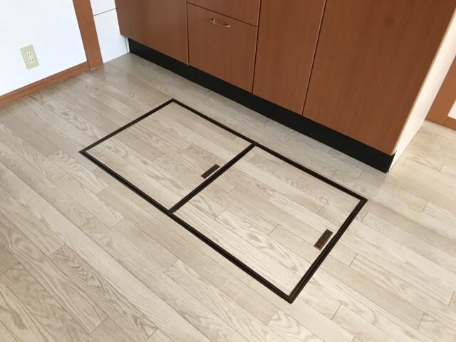 物件内観写真25　(床下収納)