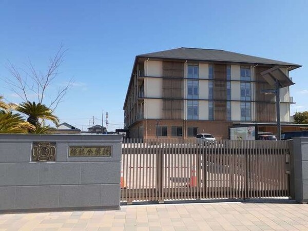 周辺環境(総社市立総社小学校まで900m)