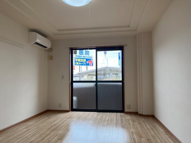 物件内観写真10　(室内)