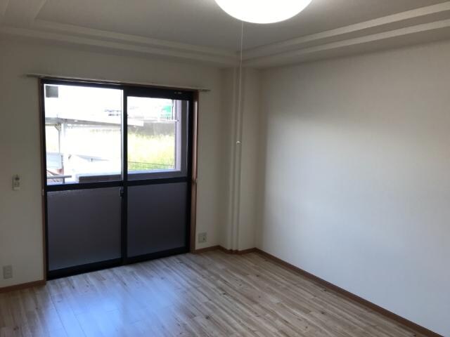 物件内観写真18　(玄関)