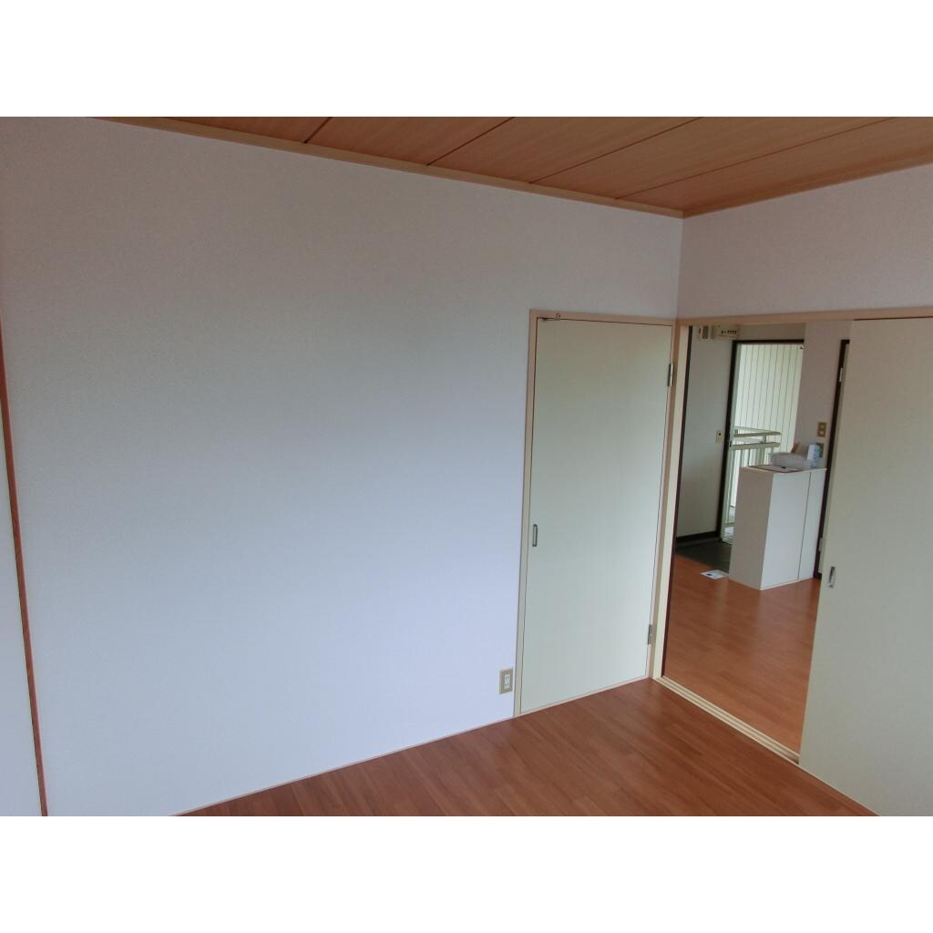 物件内観写真11　(洋室)