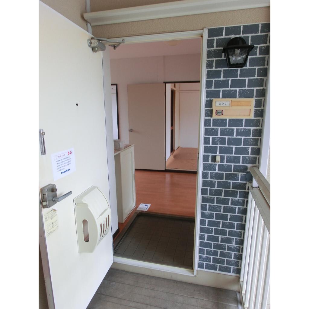 物件内観写真16　(玄関)