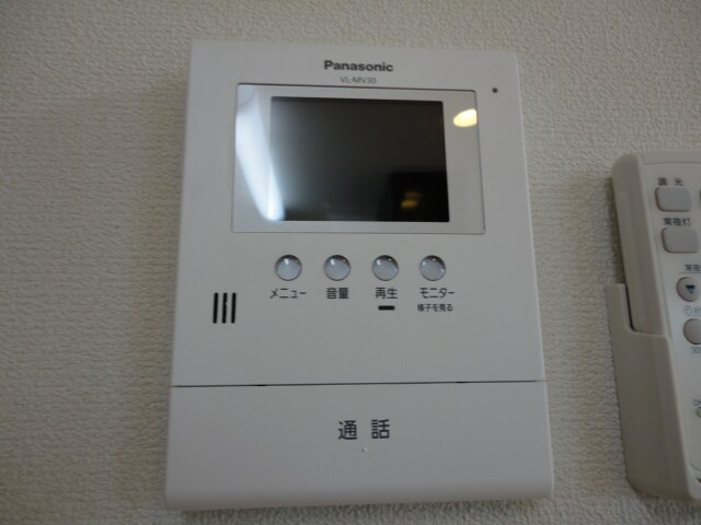 物件内観写真14　(カメラ付インターホン)