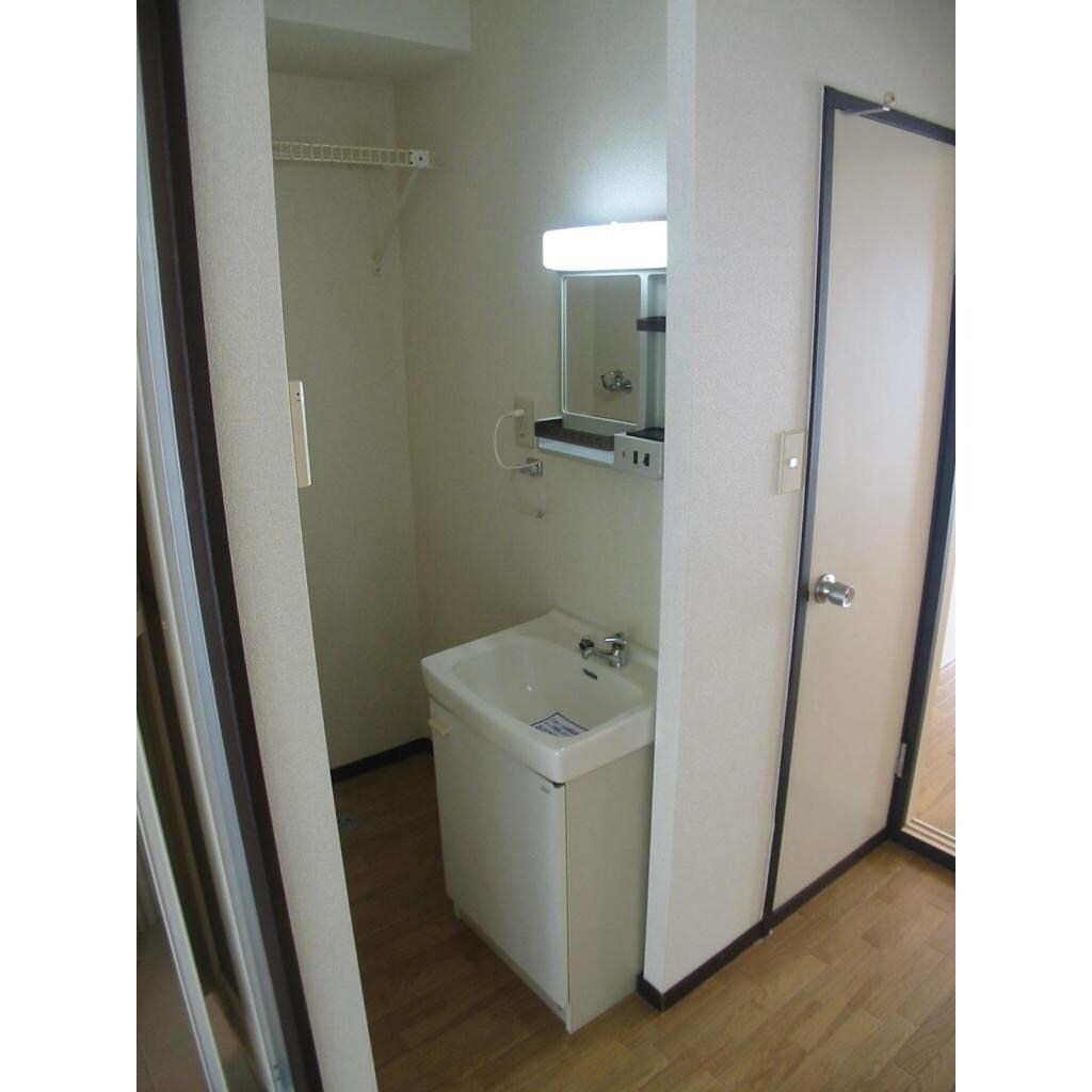 物件内観写真5　(洗面所)