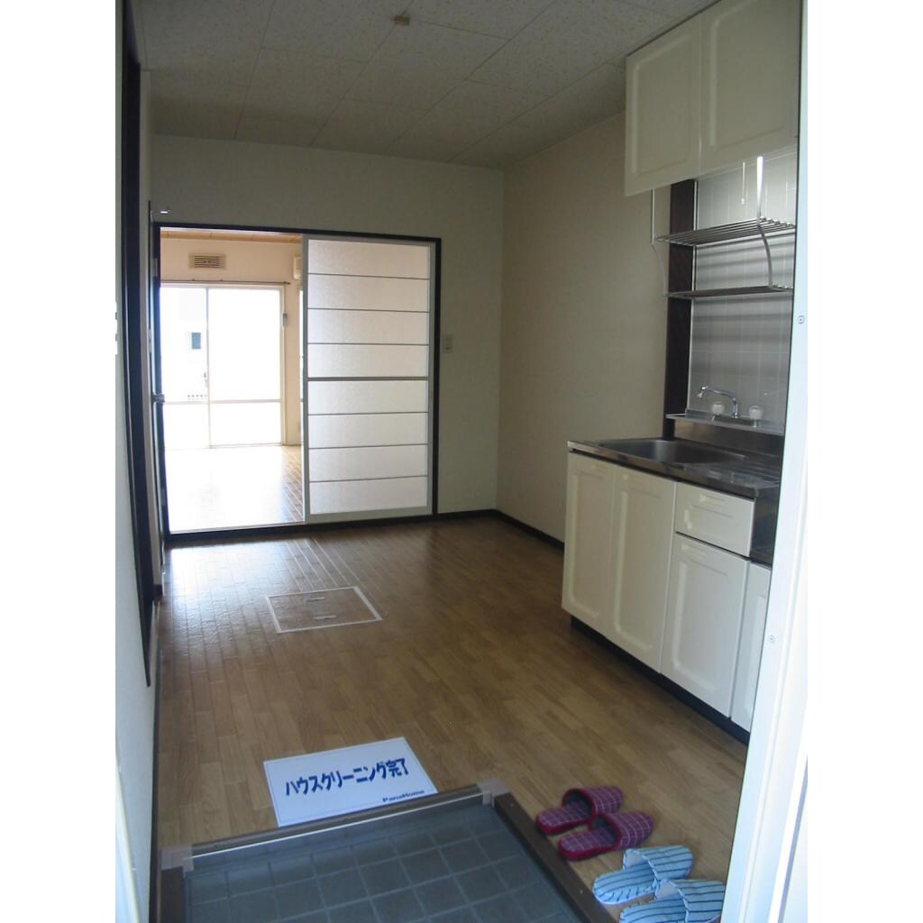 物件内観写真7　(玄関)